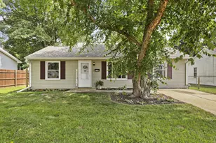 1645 S Marion Ave, Janesville, WI 53546 - Photo 1