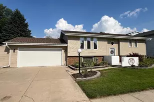 1327 S Walnut St, Janesville, WI 53546 - Photo 1