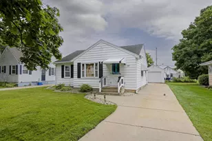 1421 Maple Ave, Janesville, WI 53548 - Photo 1