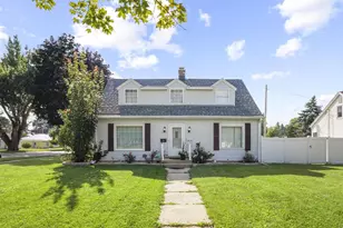 802 Macarthur Dr, Beaver Dam, WI 53916 - Photo 1