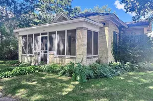 627 Prospect Ave, Portage, WI 53901 - Photo 1