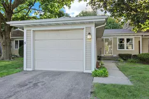 5 Plum Tree Village, Beloit, WI 53511 - Photo 1