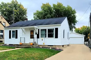 709 W Jefferson St, Waupun, WI 53963 - Photo 1