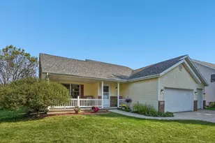 322 Yorktown Rd, DeForest, WI 53532 - Photo 1