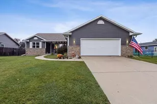 550 W Main St, Janesville, WI 53536 - Photo 1