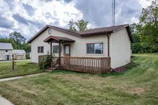 511 Weston St, Necedah, WI 54646 - Photo 1