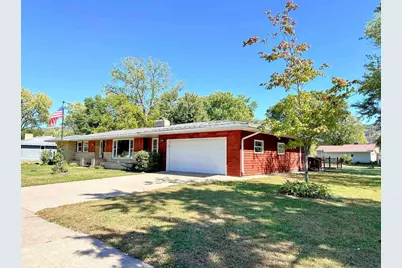 620 S Buchanan Street, Prairie Du Chien, WI 53821 - Photo 1