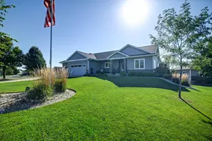 1339 Heritage Ln, Sun Prairie, WI 53590 - Photo 1