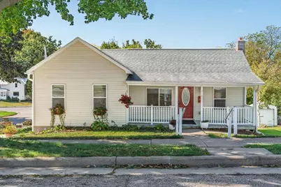 518 Vine Street, Baraboo, WI 53913 - Photo 1