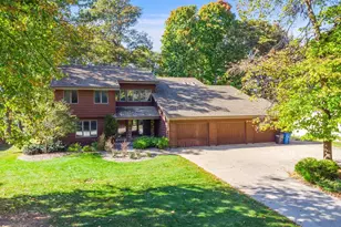 1591 Maricopa Dr, Oshkosh, WI 54904 - Photo 1