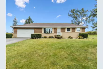 4815 W Spring Creek Road, Beloit, WI 53511 - Photo 1