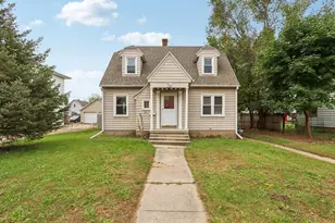 124 W Franklin St, Portage, WI 53901 - Photo 1