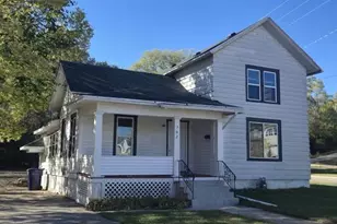 702 S Washington St, Janesville, WI 53548 - Photo 1