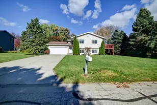 316 Washburn Rd, Deerfield, WI 53531 - Photo 1