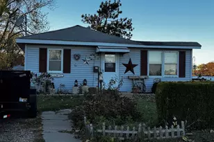 139 Beach St, Mauston, WI 53948 - Photo 1