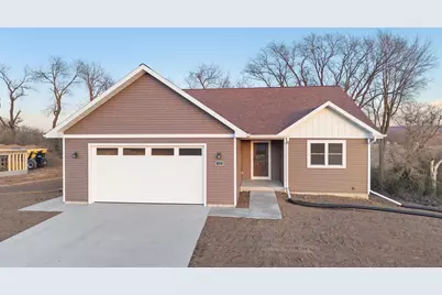312 Roosevelt Street, Baraboo, WI 53913 - Photo 1