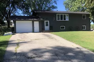 915 Traceway Ct, Poynette, WI 53955 - Photo 1