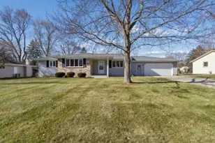 737 Sussex Dr, Janesville, WI 53546 - Photo 1