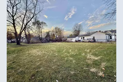 18 S Pearl Street, Janesville, WI 53548 - Photo 1