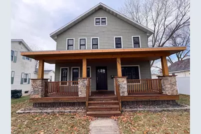 863 Michigan Street, Prairie Du Chien, WI 53821 - Photo 1