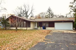 814 E Club Ln, Beloit, WI 53511 - Photo 1