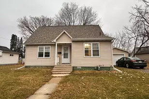 809 E State St, Mauston, WI 53948 - Photo 1