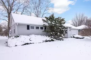614 Carrington St, Waupun, WI 53963 - Photo 1