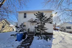 714 W Pleasant St, Portage, WI 53901 - Photo 1