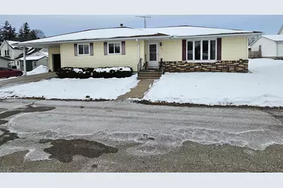 625 4th Street, Bloomington,  53804 - Photo 1