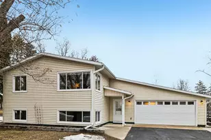 859 Dorothy Dr, Portage, WI 53901 - Photo 1