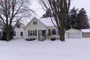 410 Liberty St, Beaver Dam, WI 53916 - Photo 1