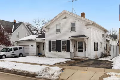 123 W Milwaukee Avenue, Fort Atkinson, WI 53538 - Photo 1
