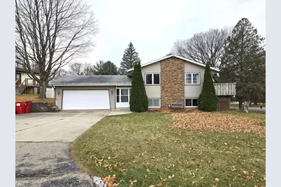 2740 S Nakoma Court, Beloit, WI 53511 - Photo 1