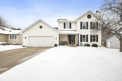 550 N Heatherstone Drive, Sun Prairie, WI 53590 - Photo 1