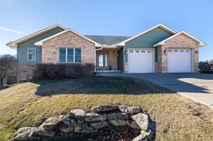 324 Diamond Oaks Dr, Ridgeville, WI 53533 - Photo 1