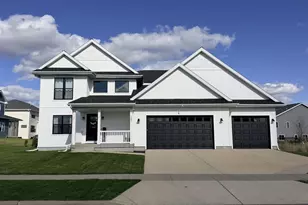 1381 N Pine St, Sun Prairie, WI 53590 - Photo 1