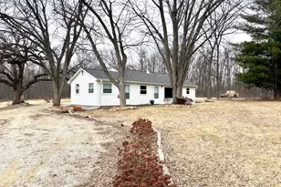 5636 S County Rd D, Beloit, WI 53511 - Photo 1