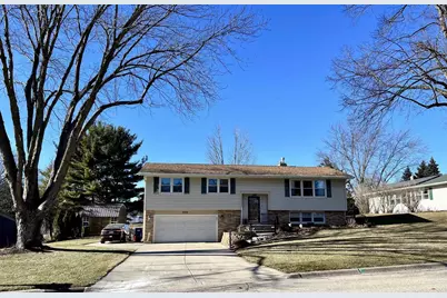 639 Sussex Drive, Janesville, WI 53546 - Photo 1
