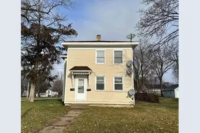 957 W Grand Avenue, Beloit, WI 53511 - Photo 1