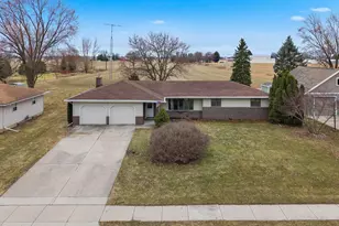 820 Center St, Juneau, WI 53039 - Photo 1