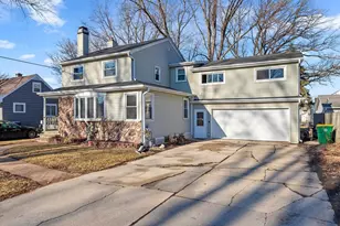 870 Waverly Pl, Green Bay, WI 54304 - Photo 1