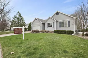840 Vista Ridge Dr, Mount Horeb, WI 53572 - Photo 1