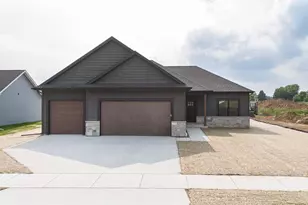 3829 N Woodbury Ln, Janesville, WI 53545 - Photo 1