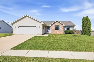 213 Wollet Dr, Fort Atkinson, WI 53538 - Photo 1