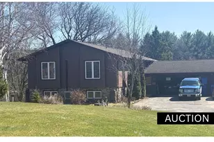 520 Rockview Ct, Watertown, WI 53094 - Photo 1