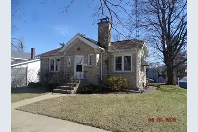 626 W Pleasant Street, Portage, WI 53901 - Photo 1