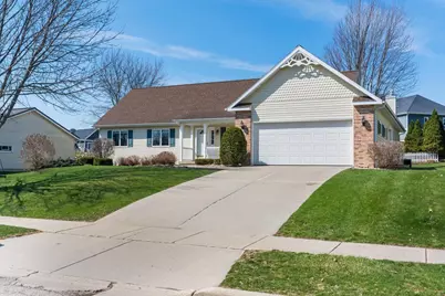 565 Oakwood Drive, Oregon, WI 53575 - Photo 1