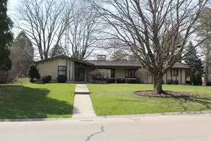 833 N Marion Ave, Janesville, WI 53548 - Photo 1