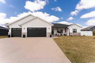1230 Crockett Dr, Holmen, WI 54636 - Photo 1