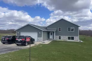 N8584 Story Ridge Ct, Exeter, WI 53508 - Photo 1